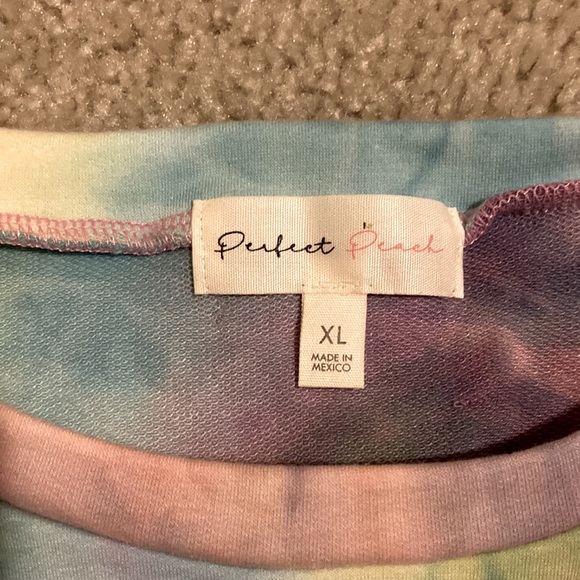 Tie Dye Top & Shorts Lounge Set - Picture 10 of 10